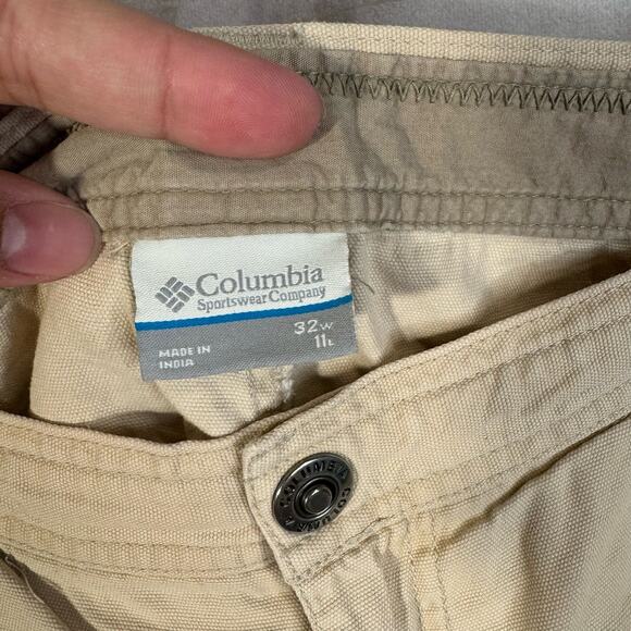 Columbia Khaki Flat Front Shorts Size 32x11 - Picture 7 of 7